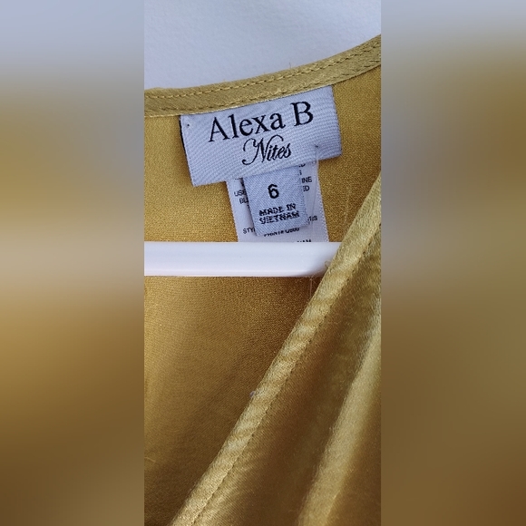 Alex B notes size 6 mustard yellow ruffle dress - Picture 4 of 6